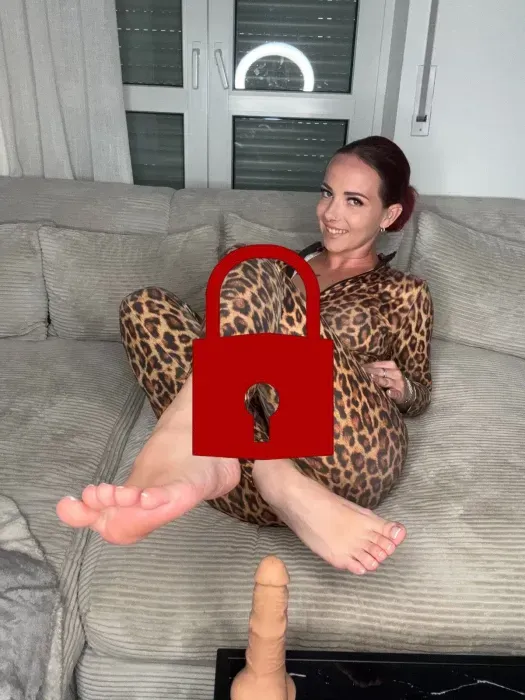 Footjob für dich , Orgasmus für mich ! 