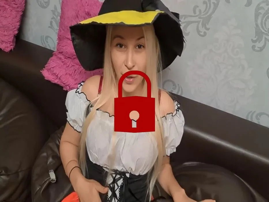 Geile Halloween Hexe gibt Gas