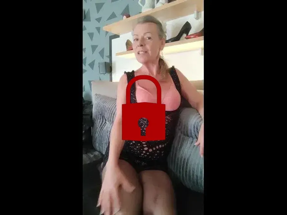 Meine zarte, erotische Stimme soll dich verzaubern und mein Körper auch