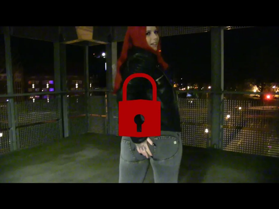 PUBLIC FICK im Parkhaus