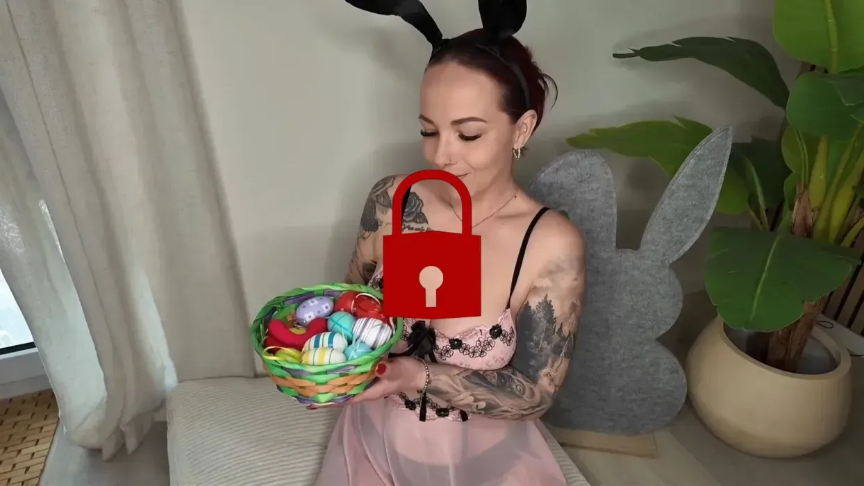 Geile Ostern mit einem dicken Dildo im Osternest! 🔥