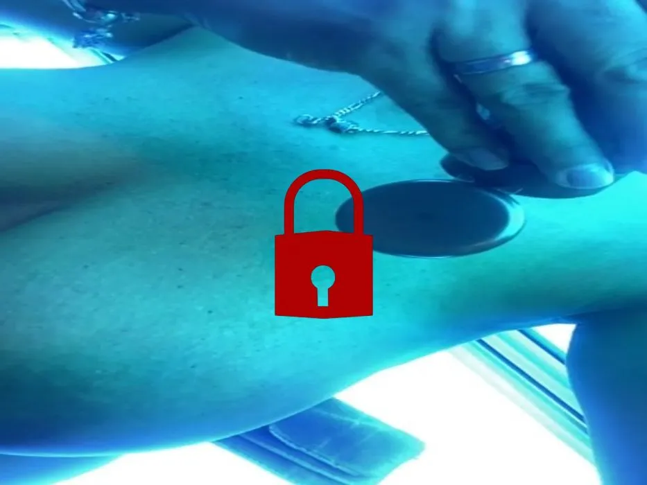 Im Solarium eingecremt