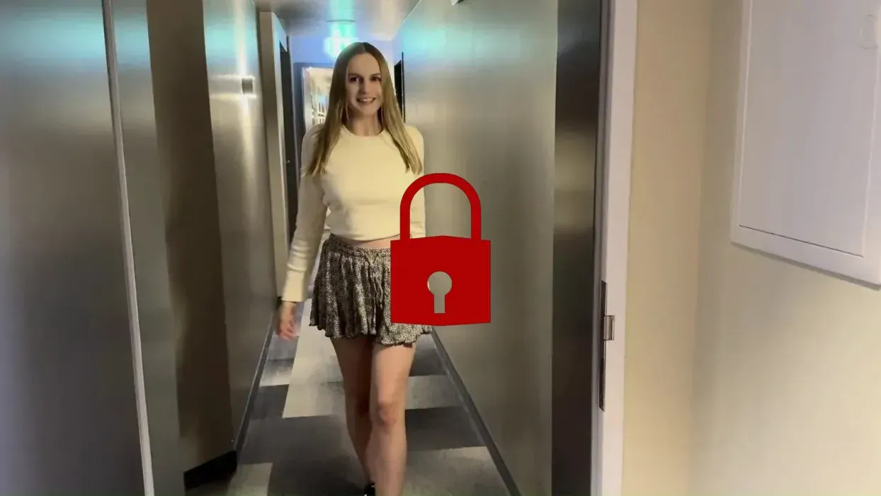 OMG! Er lädt mich zu sich ein, um Analspiele auszuprobieren!