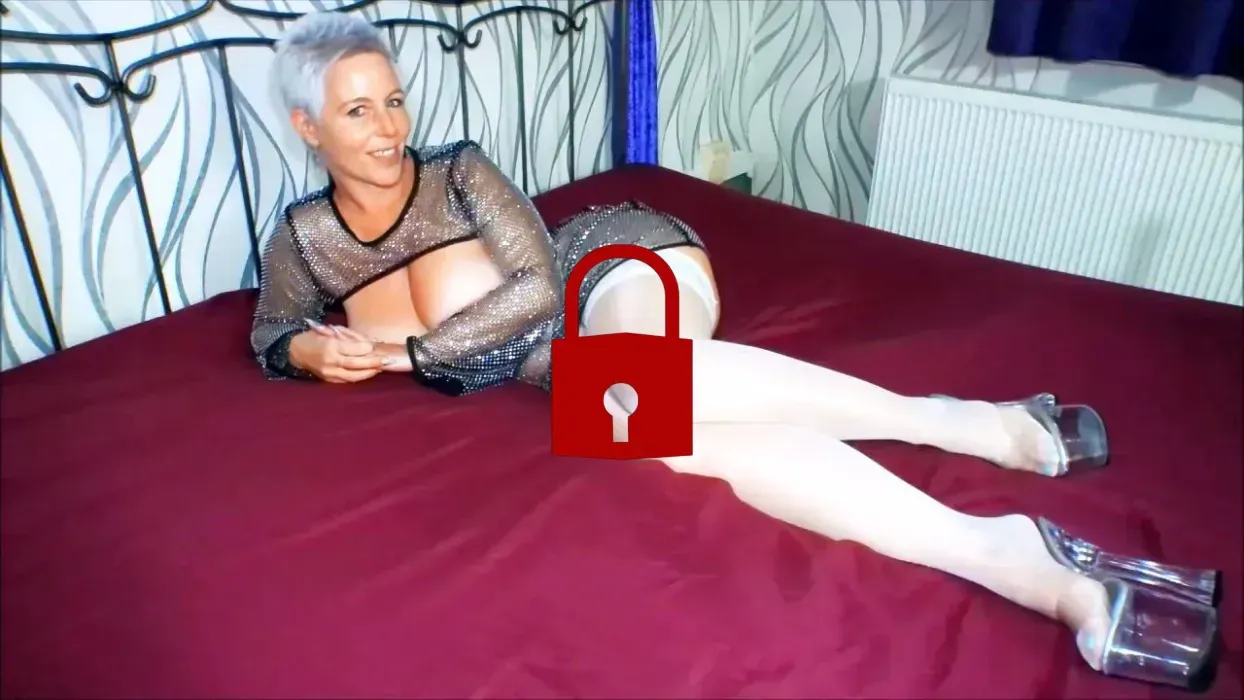 Pure Orgasmus Freude mit meinen  neuen xxxl Dildo!