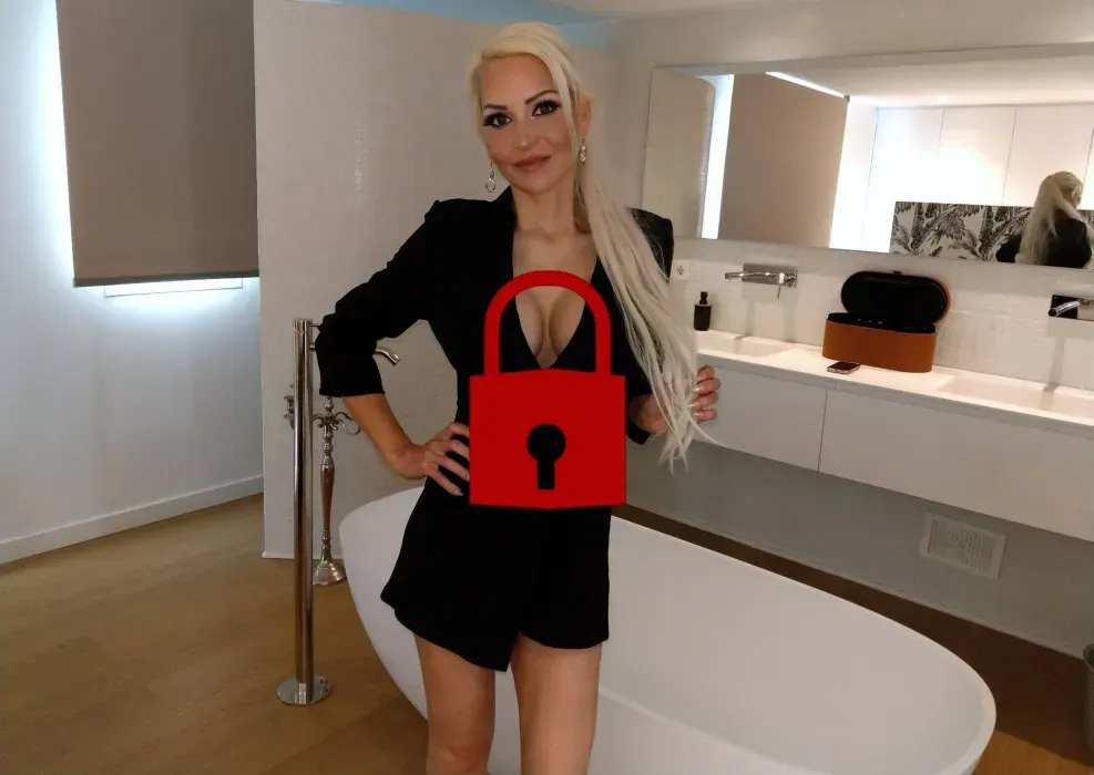 ROLLENSPIEL ! JEDER KANN MICH FICKEN !!