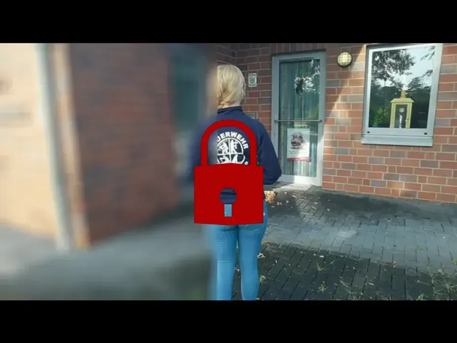 Feuerwehr Praktikantin gefickt