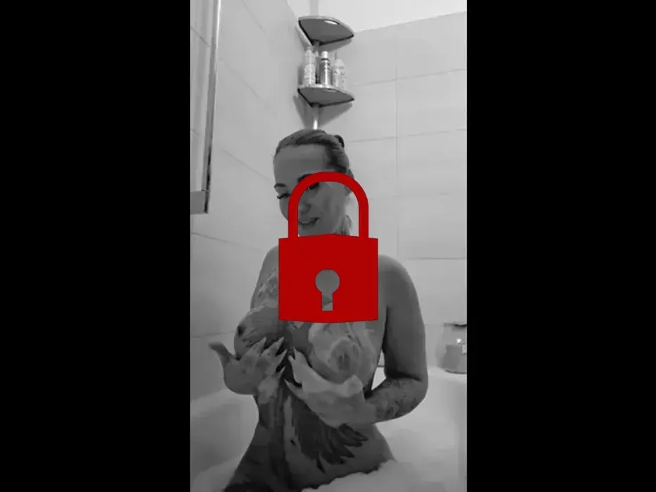 Ich bin so dreckig, komm und wasch mich!