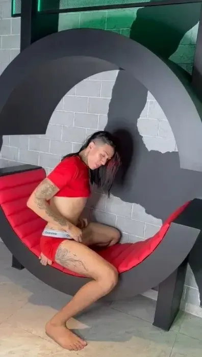 Hoy estoy tan caliente como tu.. animate a entrar 😈