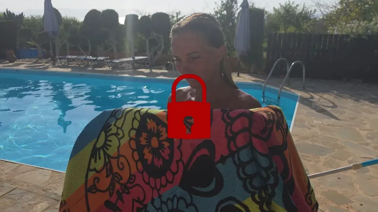 Nachbarsfick! Outdoor Dusche endet unterm Pavillon!