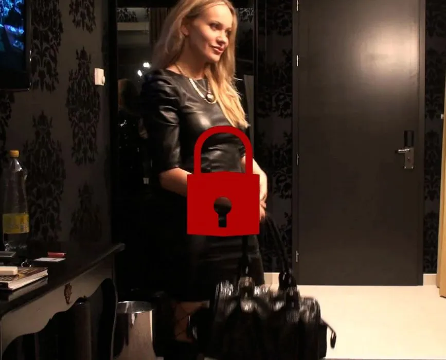 HotelDate mit schwanzhungriger LederFotze!!