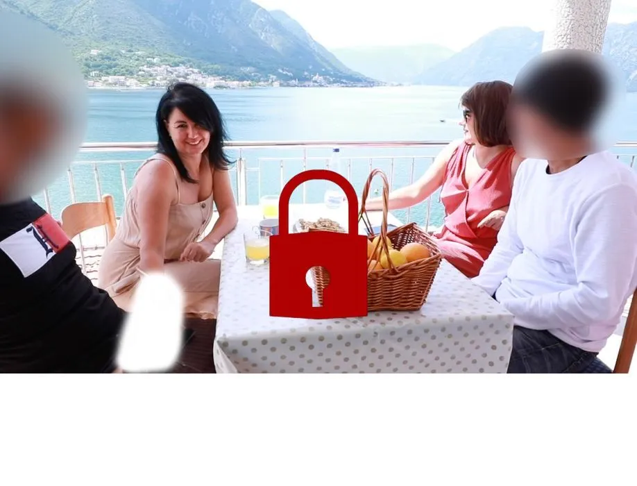 PUBLIK EXTREM! ICH PACKE DIE SCHWÄNZE MITTEN IM RESTAURANT AUS!