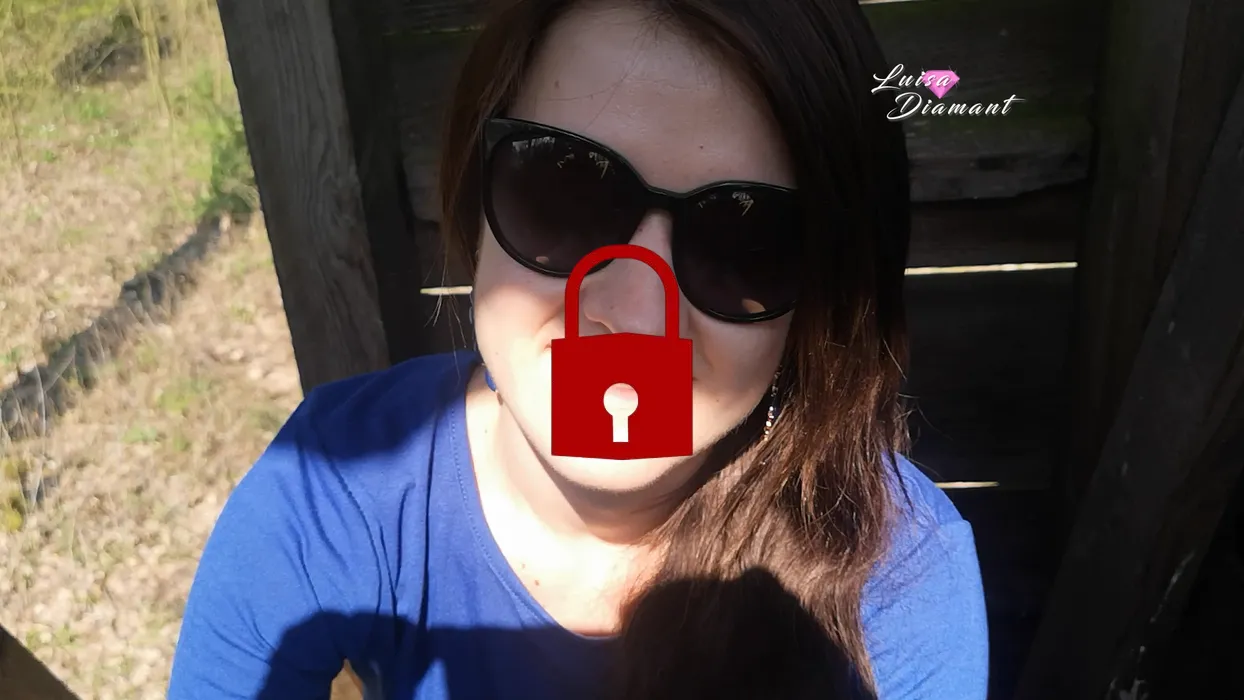 Öliger Handjob auf einem Hochsitz