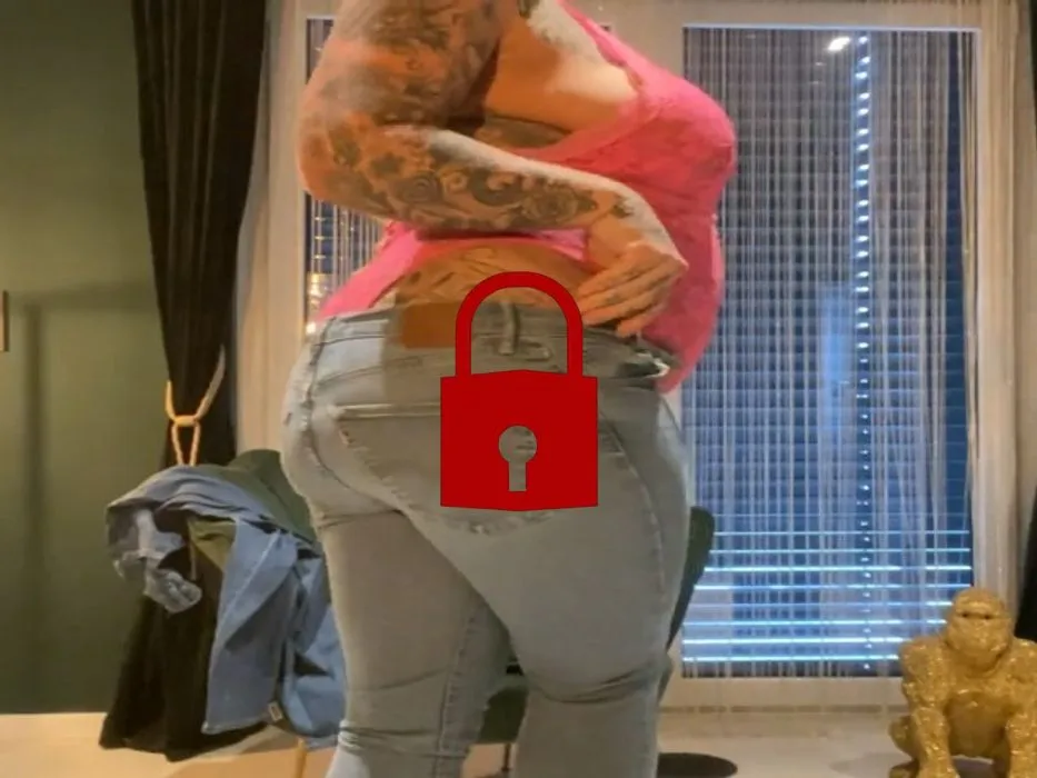 CURVY pregnant STEFFI I stopft sich in fickjeans I + 30% mehr Steffi Volumen