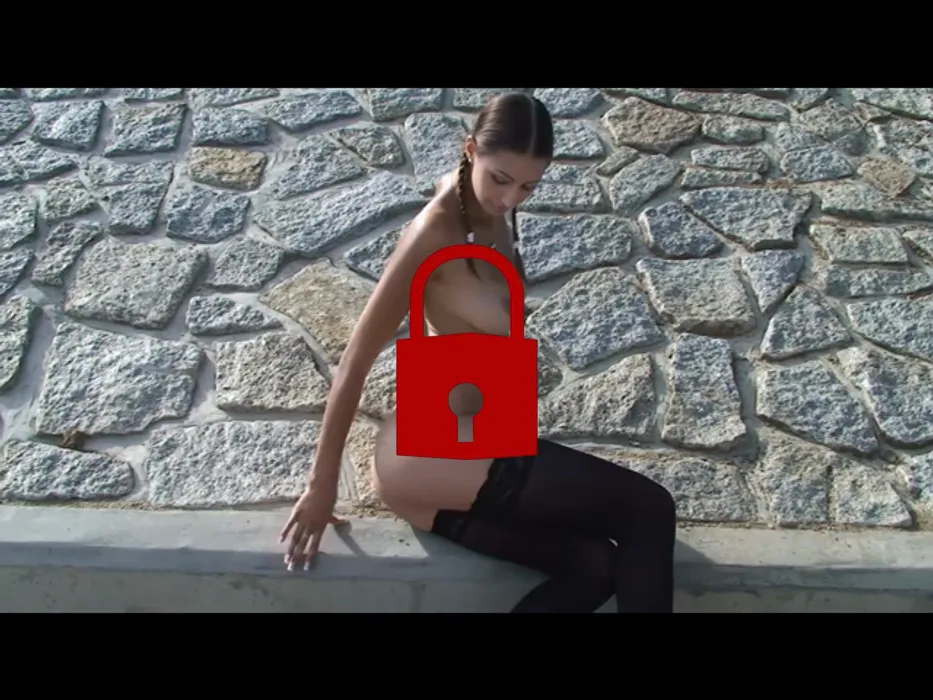 Während der Pause einfach mal seinen Schwanz abgeritten!