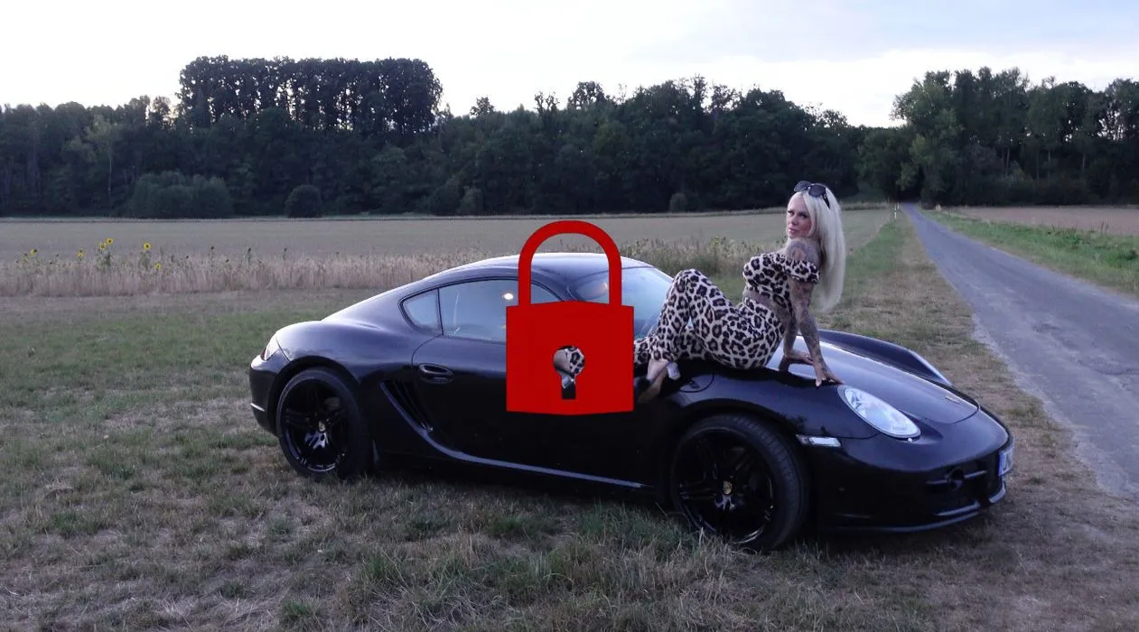 LEO Fotze | nach dem einkaufen mit der FAUST aufgegabelt