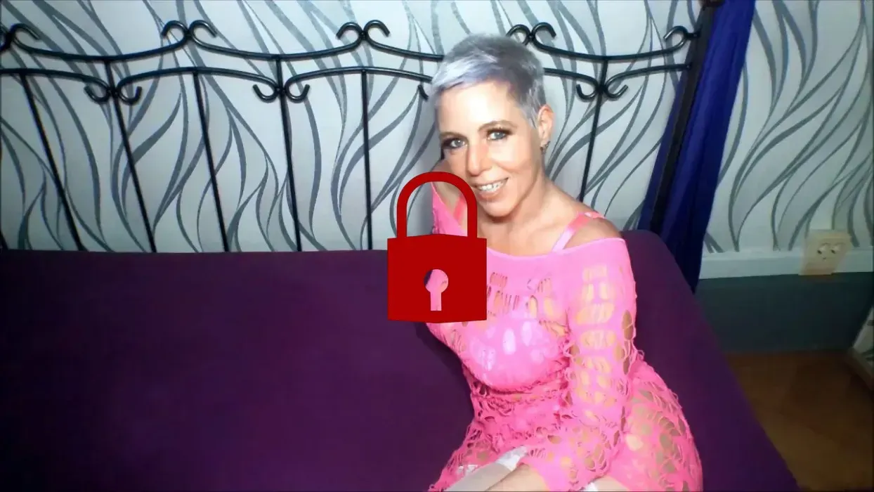 20 Jähriger fickt seine erste  Milf im Leben!