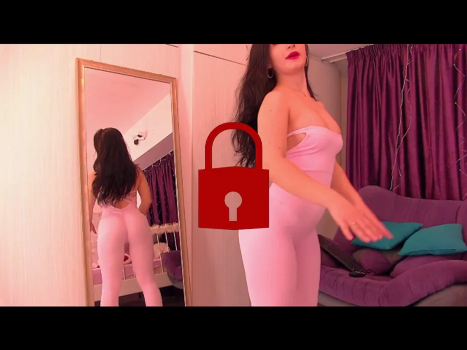 Bella’s Steamy Gym Session: When Training Gets Too Hot