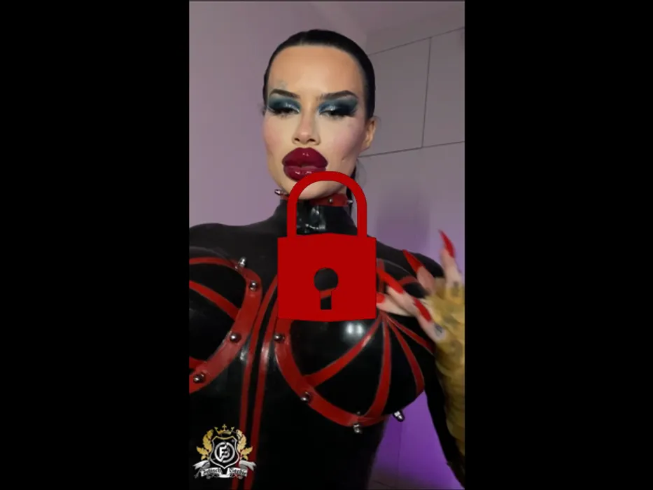 Orgasmus im vollen Gummi/Latex