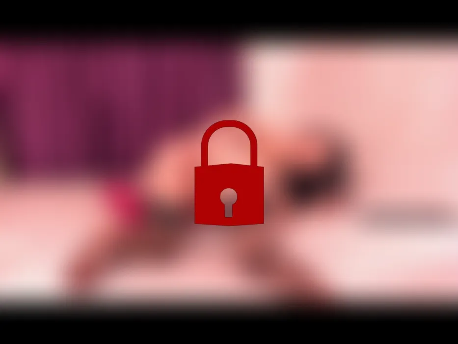 The urge to cum... Watch Bella in a solo masturbation video!