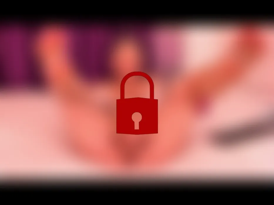 Leidenschaftlich, tief und sehr begierig auf deinen Schwanz! Fick mich gut!