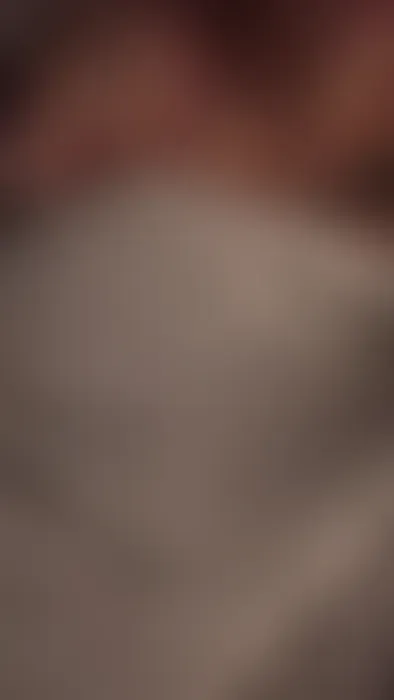 Guten Morgen! Ich liege noch im Bett! NACKT ... magst du unter meine Decke schauen ?