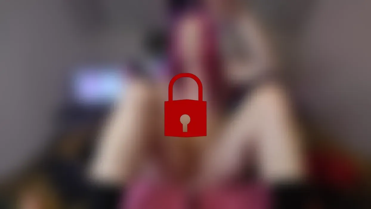 Mini Vibrator meets Pussy🔥🥵🩷