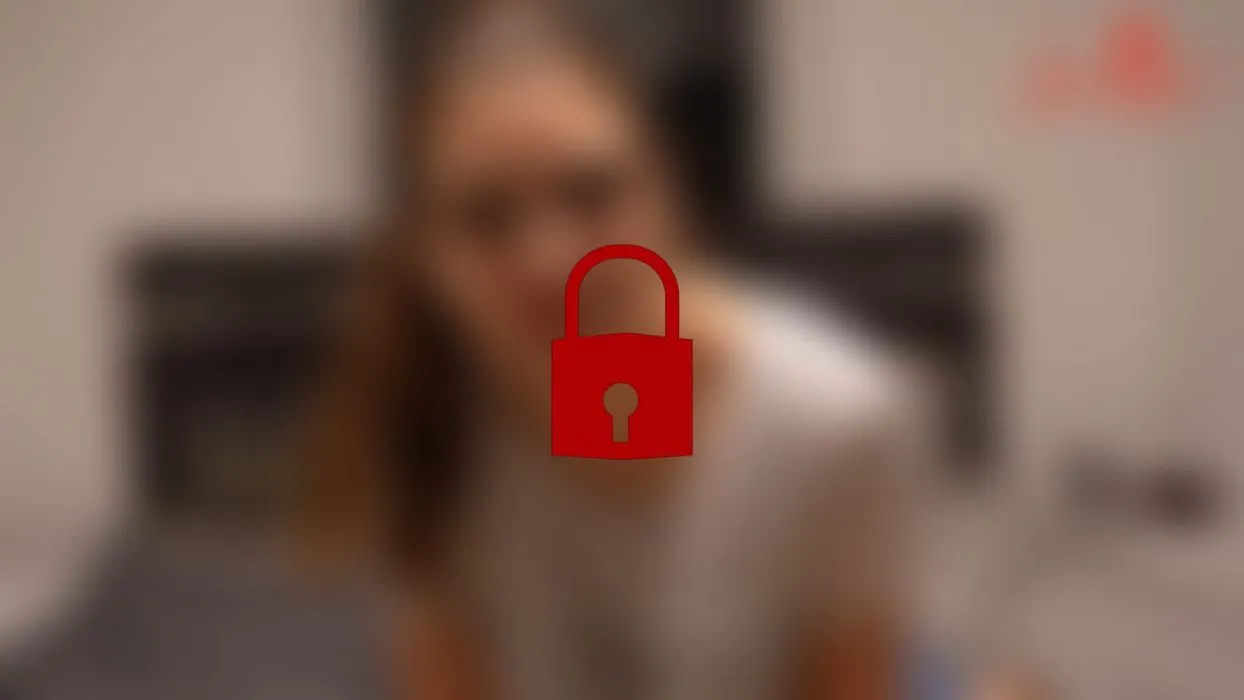 Lena kommt gleich 2 mal zum Orgasmus