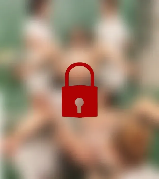 Skinny Girl im Fitnessstudio