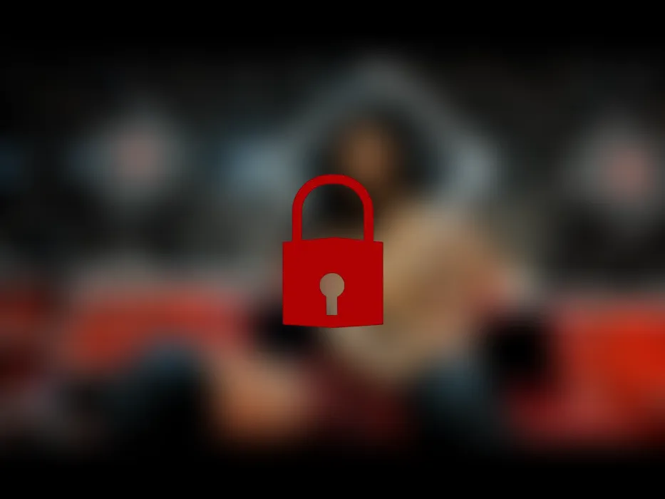 Ich werde nicht müde, deinen Schwanz zu versohlen, genieße meine Titten