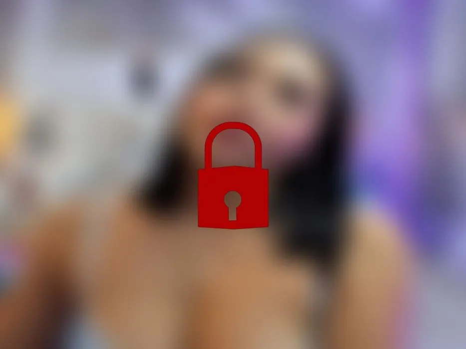 Ich bin zurück und durstig und dein Schwanz ist alles, was ich will