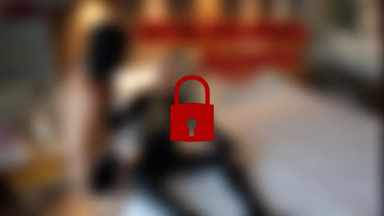 Jungschwanz Sklave muss erzogen werden!