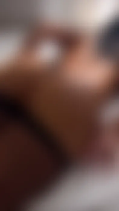 slow tease oil / close-up