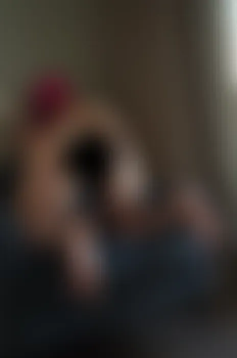 Geil selbst gefickt mit dem Glasdildo