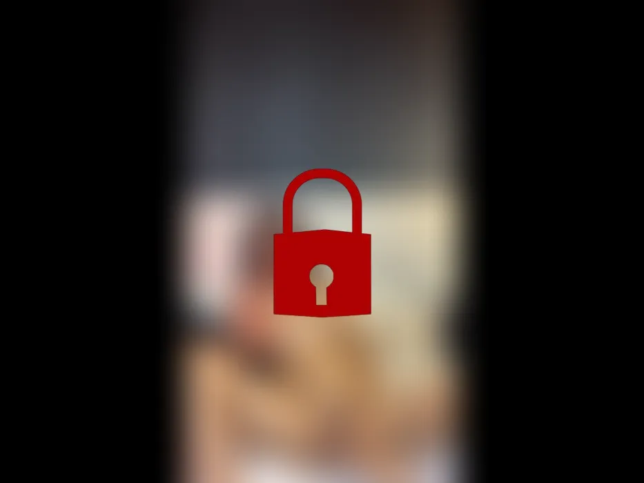 I rub my pink and tigh pussy