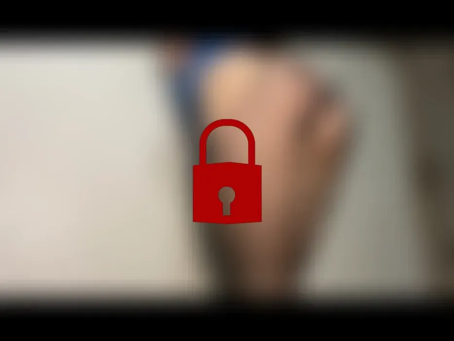 Wie findest du meine Strumpfhose?