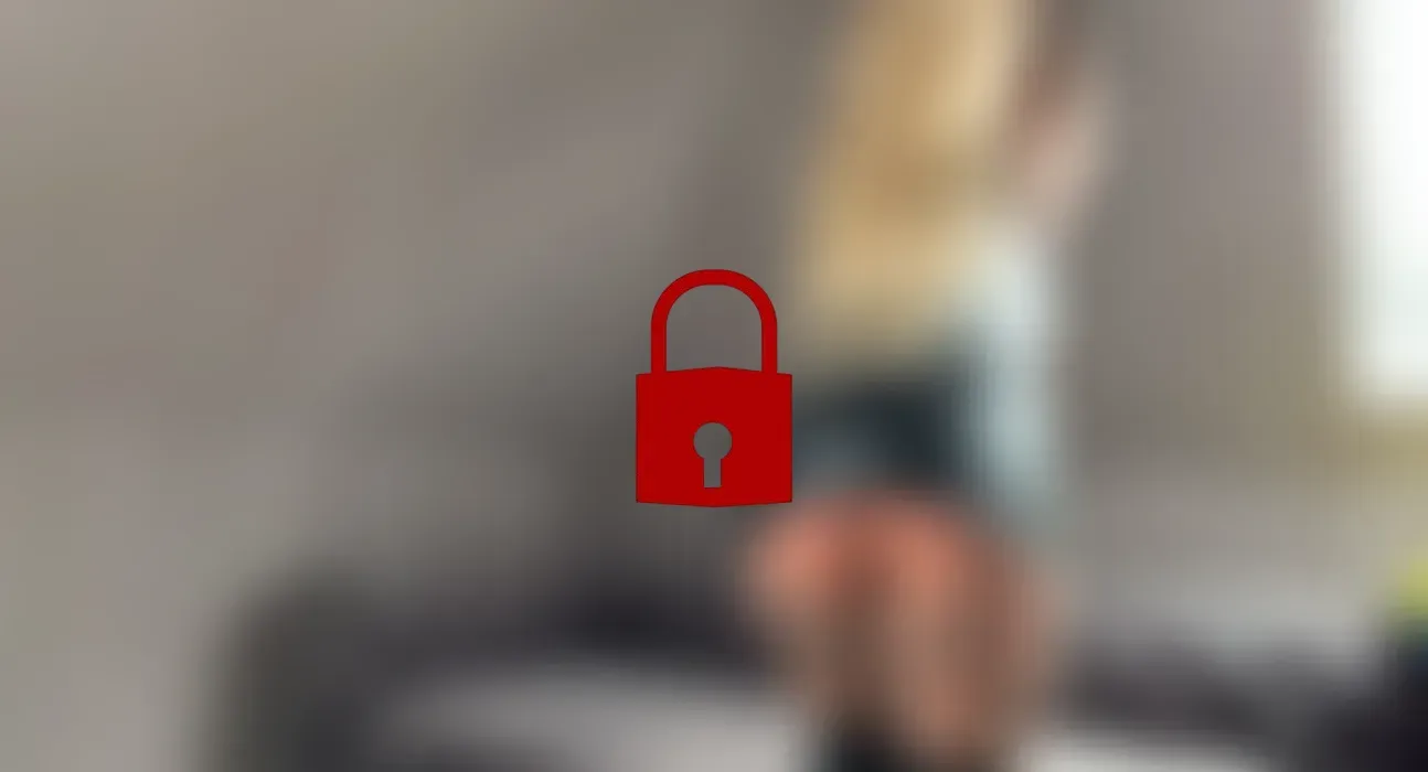 Spritz auf den geilsten LEDERARSCH. Ich zähle von 10 runter!