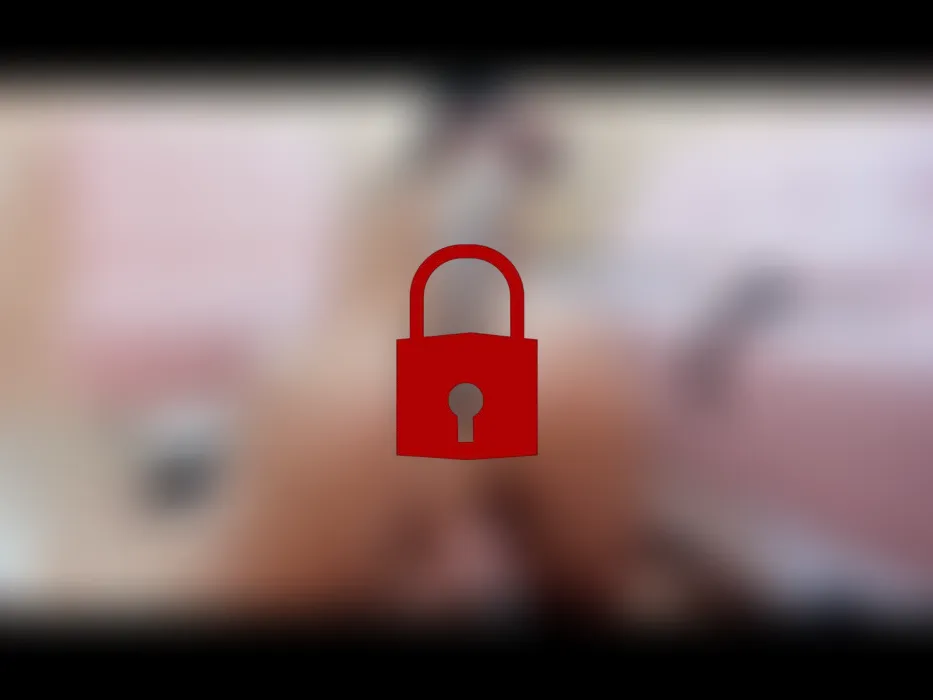 Zerstöre meine Muschi, während ich eine Doggy-Position einnehme