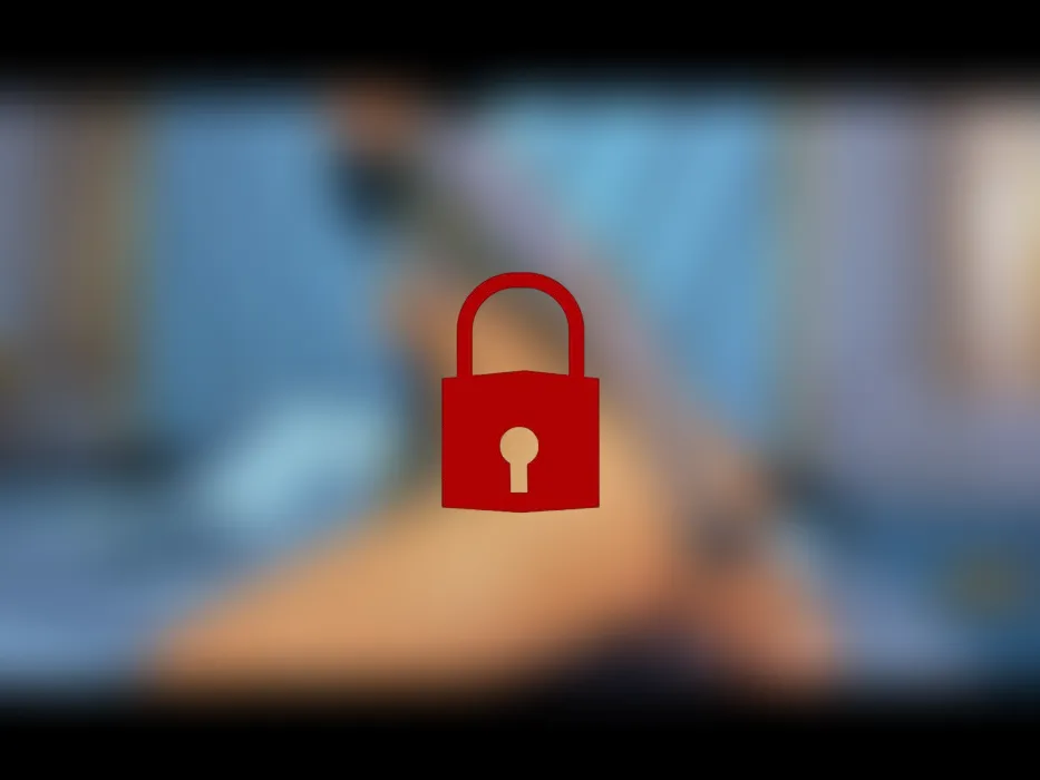 Ich reite den Dildo von hinten