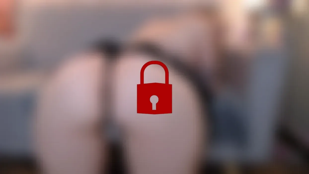 let me put my ass in your face bby 🍑