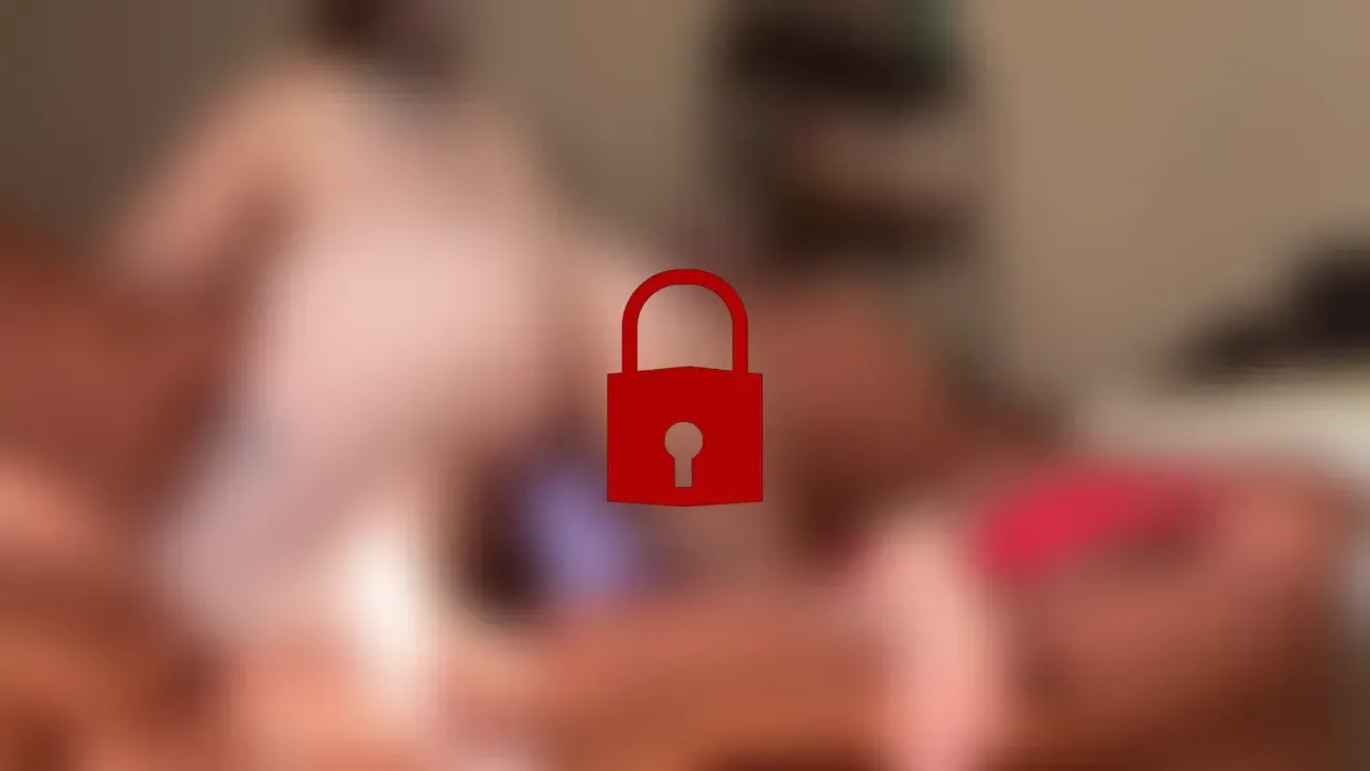 Reiten auf meinem riesigen Dildo in Reverse Cowgirl – Schau zu, wie ich ihn tief nehme