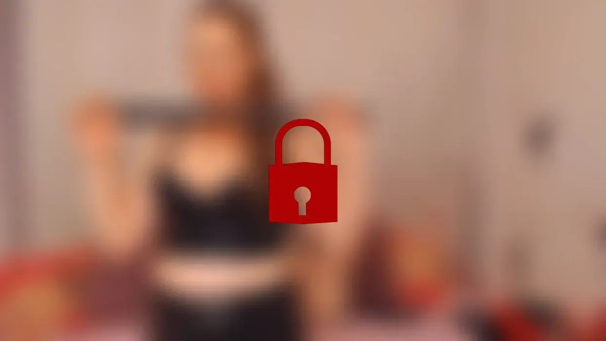 👑Gemeine Herrin dominiert und erniedrigt ihren Sklaven! 👑