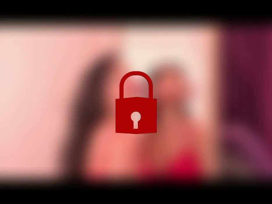 Heißer Blowjob vor dem Spiegel!