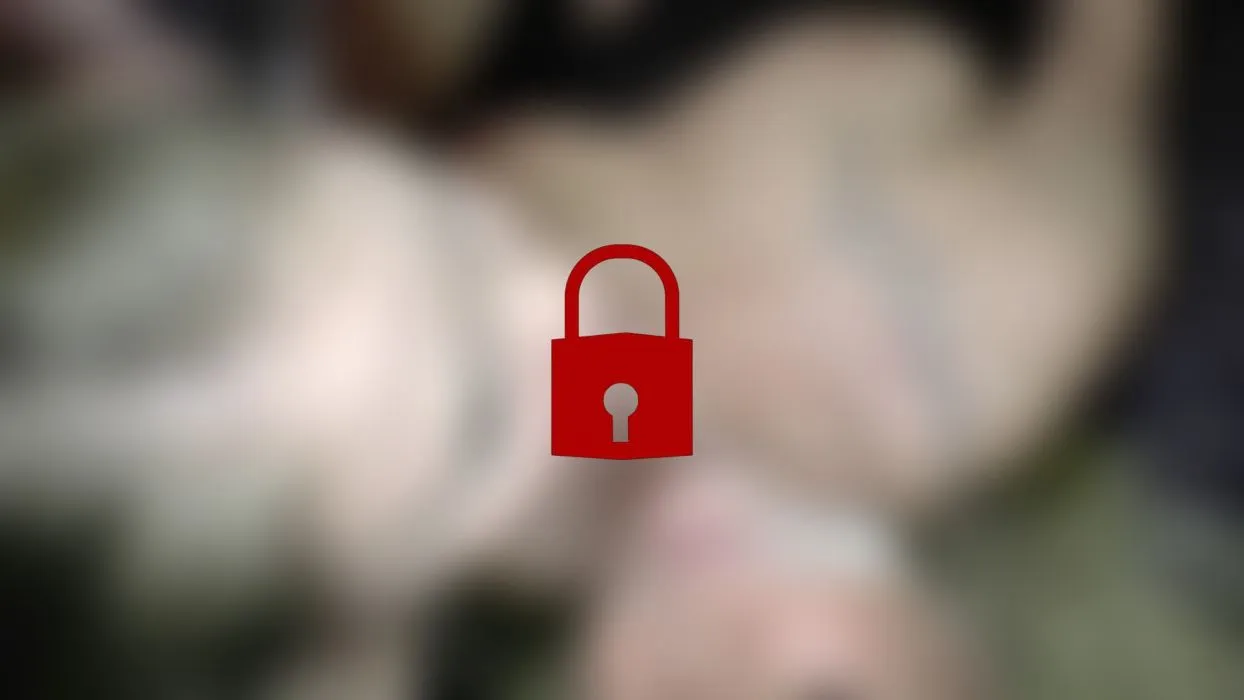 Extremer Sperma-Gangbang mit einer jungen Frau und einer Milf! Teil 5