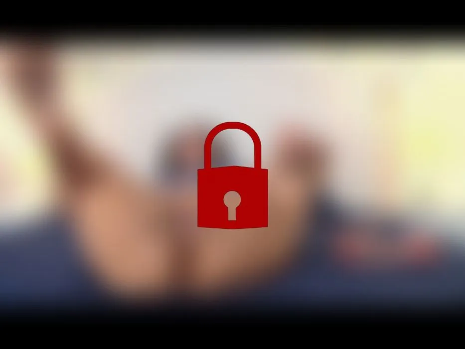 That huge cock breaks my pussy