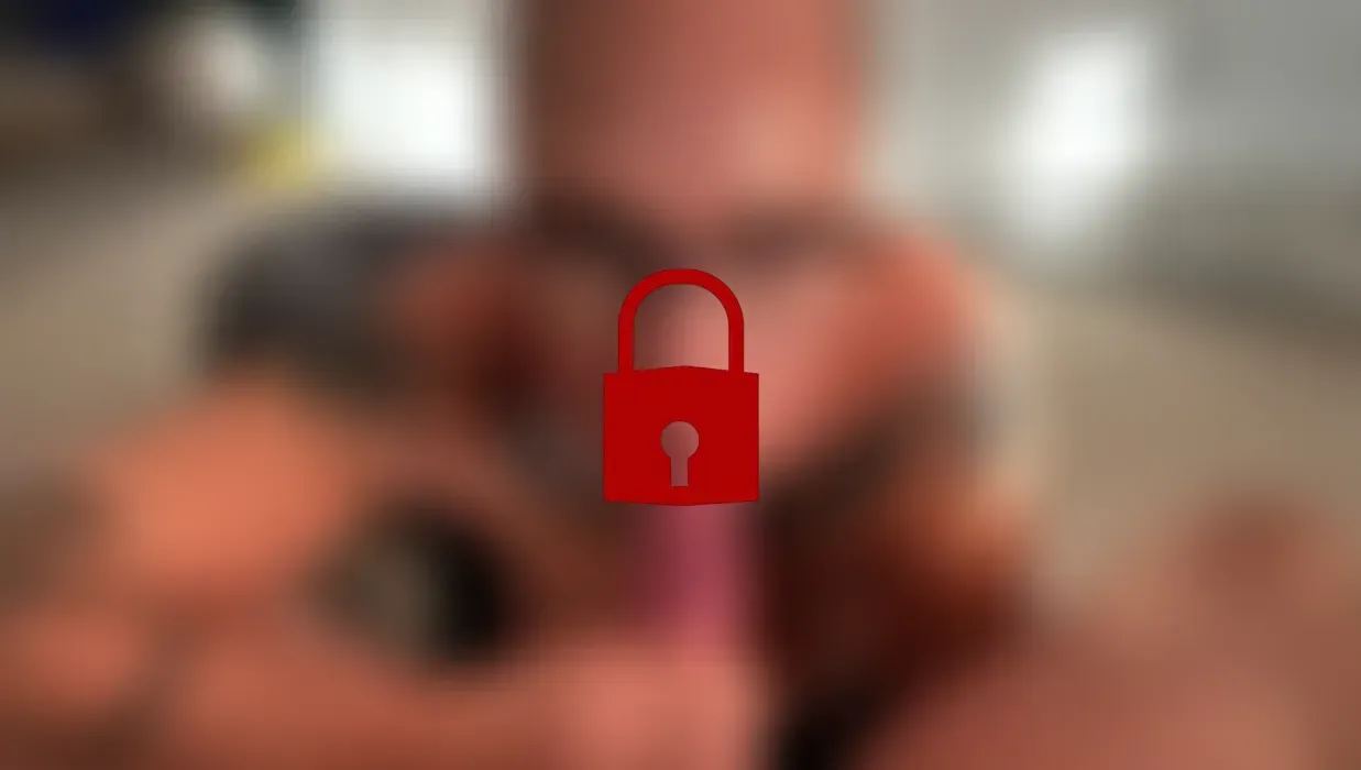 geiler Deepthroat bis er mir auf die Brille spritzt