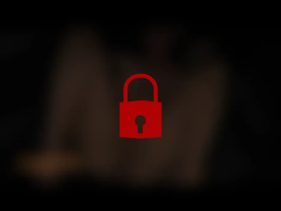 Im Auto die Fotze gewichst