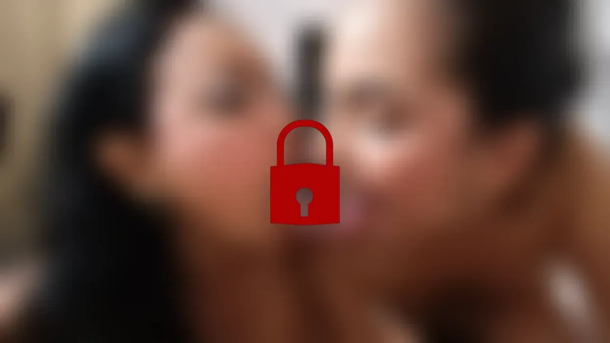 Compartiendo una mamada