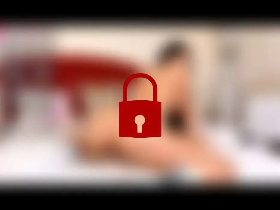 Creamy ass and pillow riding 