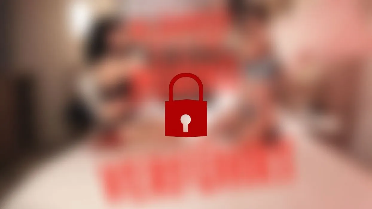 18-Jährige zum ersten Lesben Porno verführt