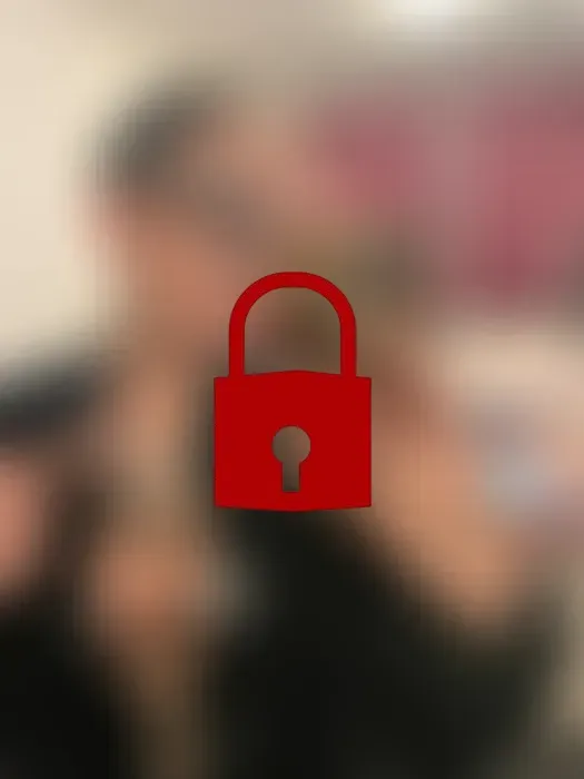 Sklave darf Stiefel und Füße lecken 